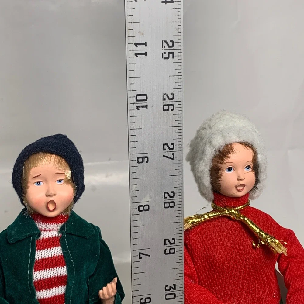 Cracker Barrel Boy and Girl Caroler Christmas Figurine Set Red Green New Holiday